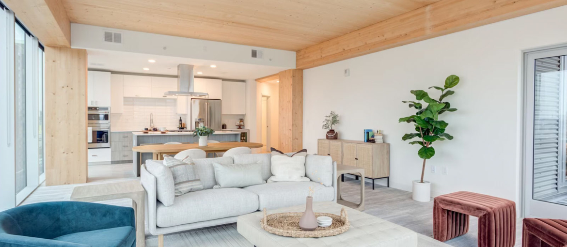 فيلا فخمة للبيع مع حديقة واسعة