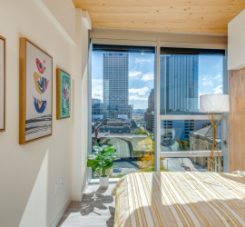 شقة مطلة على البحر للبيع